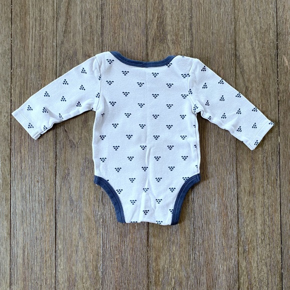 4/$10 Chick Pea long sleeve onesie 3-6 months - Picture 4 of 4